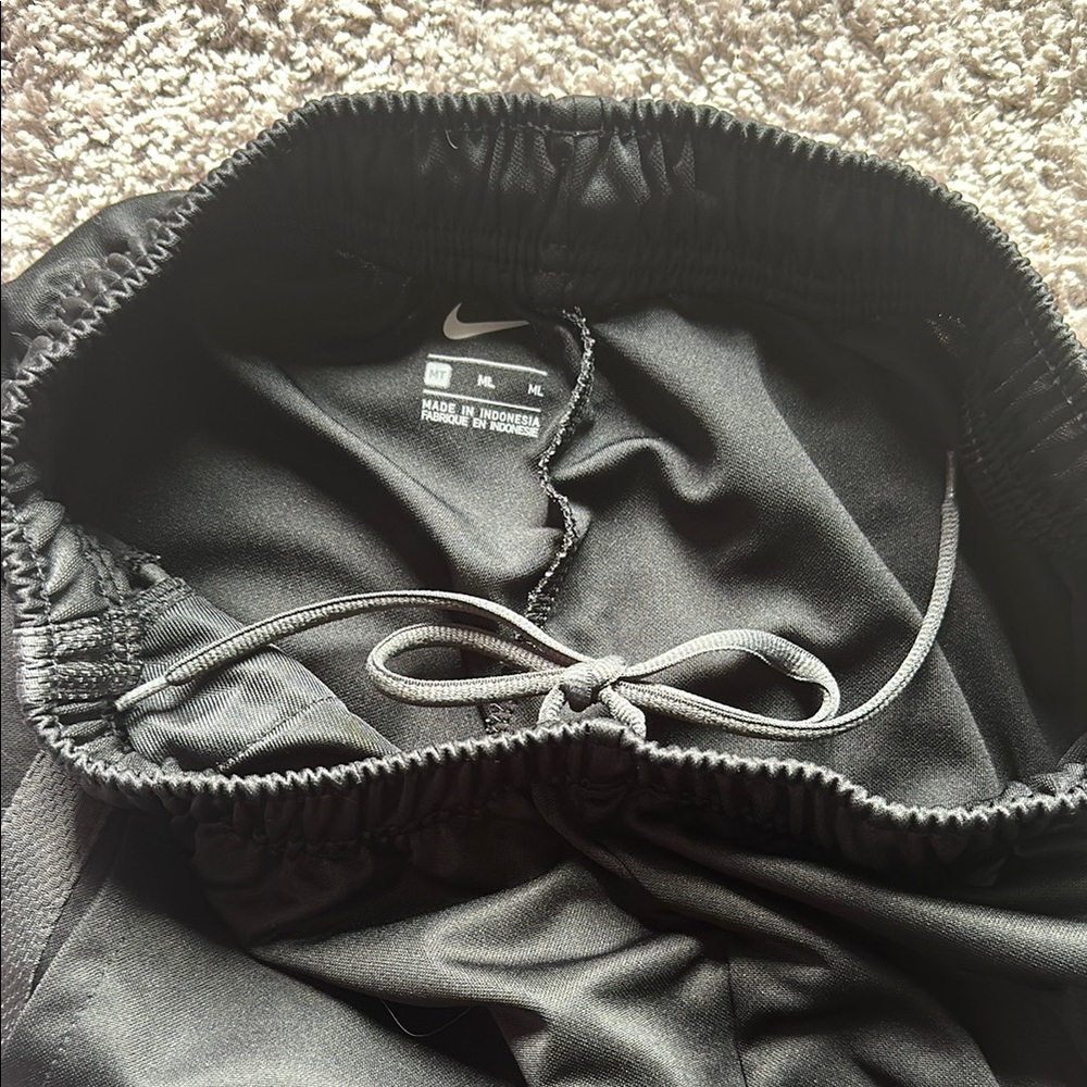 Nike Pants Black Tapered Leg Womens Track pockets/drawstring Run Walk Lounge MT - Picture 4 of 7
